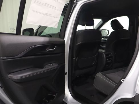 New 2026 Jeep Grand Cherokee Laredo image 12