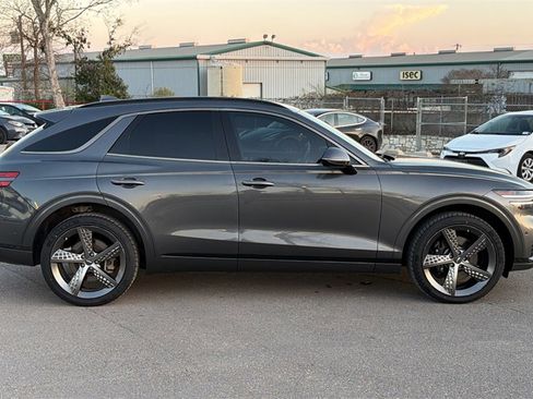 Used 2022 Genesis GV70 3.5T Sport w/ Sport Prestige Package image 6