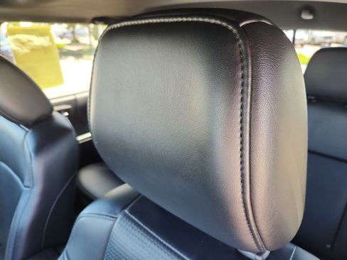 Used 2019 Toyota Tacoma Limited AWD/4WD image 11