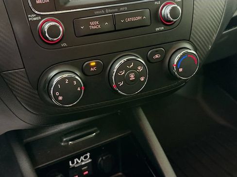 Used 2015 Kia Forte Koup SX FWD image 18