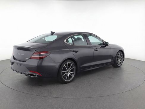Used 2025 Genesis G70 2.5T image 9