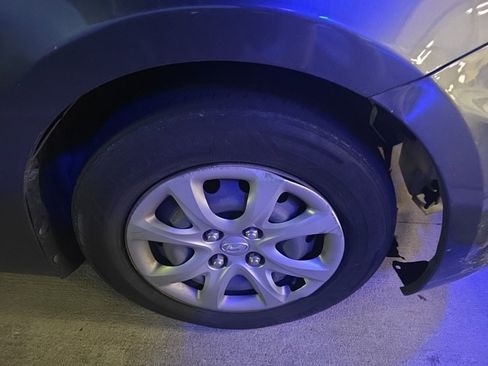 Used 2013 Hyundai Accent GLS image 5