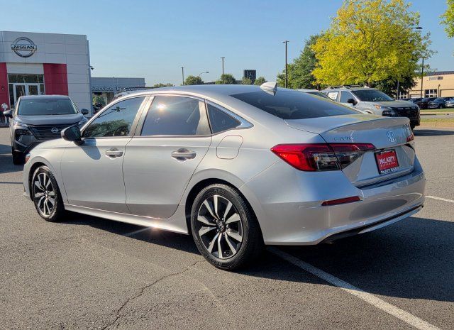 Used 2023 Honda Civic EX image 3