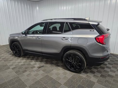 Used 2021 GMC Terrain SLE w/ Elevation Edition image 4