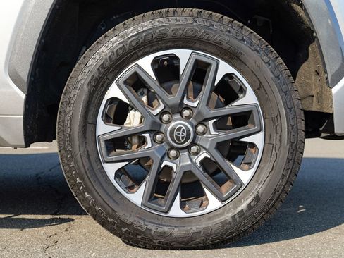 Used 2023 Toyota Tundra Limited AWD/4WD image 13