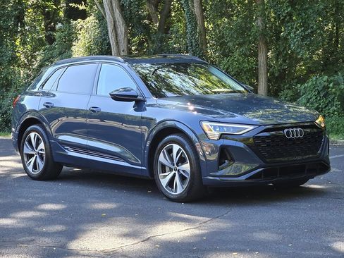 Used 2024 Audi Q8 e-tron Premium AWD/4WD image 8