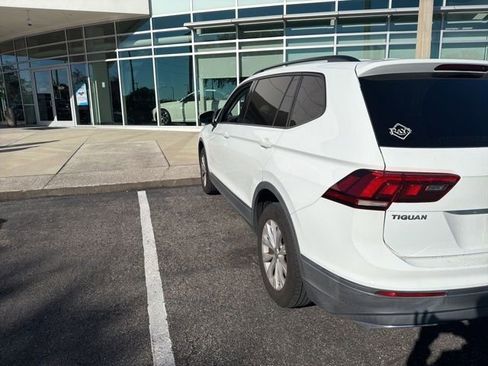 Used 2018 Volkswagen Tiguan S image 16