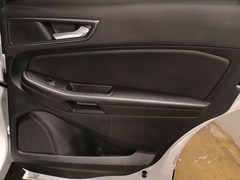 Used 2022 Ford Edge SE w/ Black Appearance Package image 22
