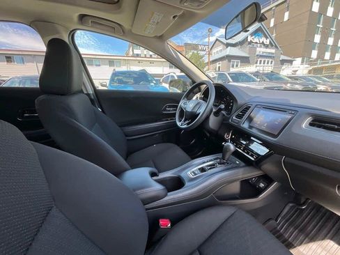 Used 2018 Honda HR-V EX image 16