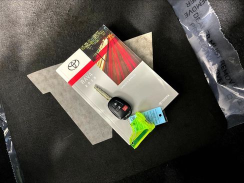 Used 2018 Toyota RAV4 LE w/ All Weather Liner Package FWD image 34