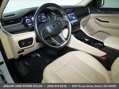 Used 2022 Jeep Grand Cherokee L Limited w/ Luxury Tech Group II AWD/4WD image 16