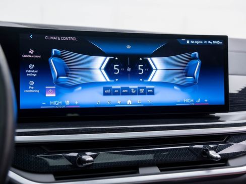 Certified 2024 BMW X5 xDrive40i w/ M Sport Package image 26