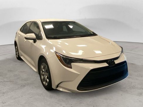 Used 2023 Toyota Corolla LE image 7