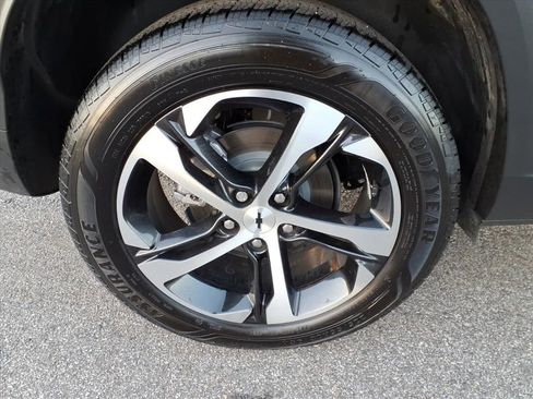 Used 2024 Chevrolet Trax RS w/ Driver Confidence Package image 23