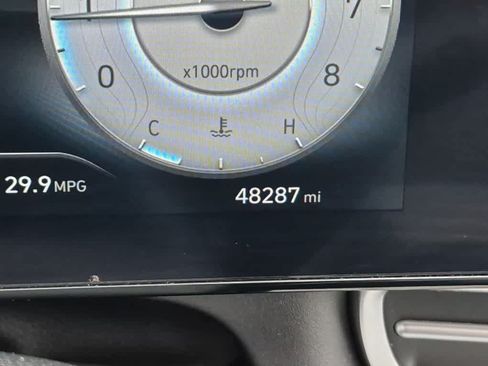 Used 2024 Hyundai Elantra Limited FWD image 19