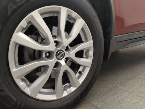 Used 2018 Nissan Rogue SV w/ Premium Package image 31