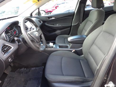 Used 2016 Chevrolet Cruze LT w/ Convenience Package image 8