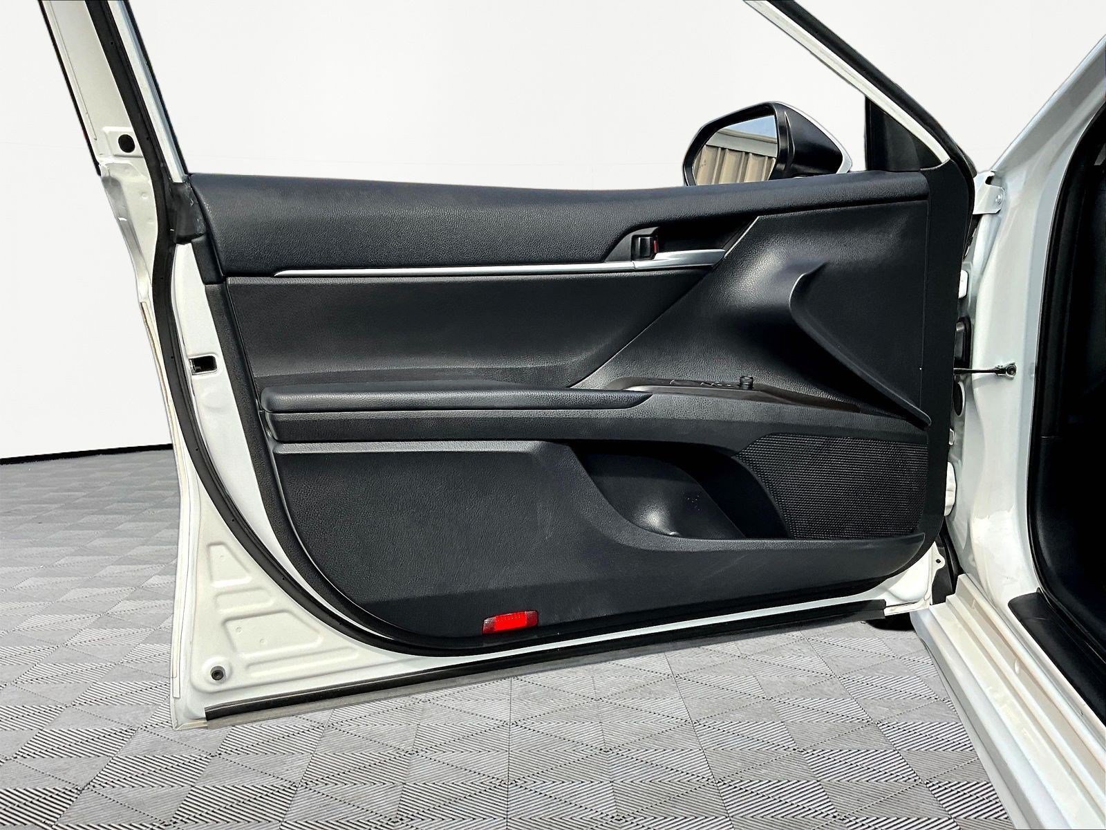 Used 2024 Toyota Camry SE FWD image 20