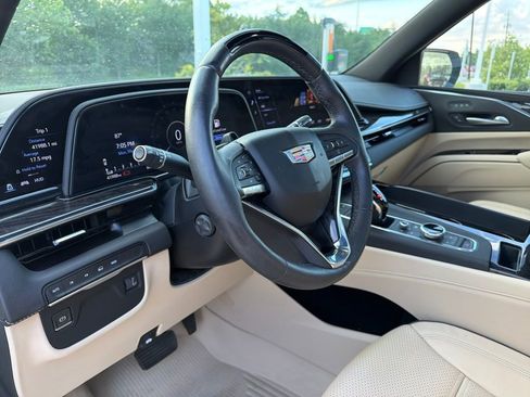 Used 2023 Cadillac Escalade Premium Luxury w/ LPO, Floor Liner Package AWD/4WD image 10