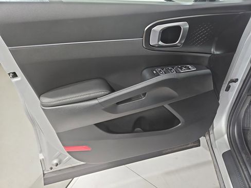 Used 2023 Kia Sorento EX image 11