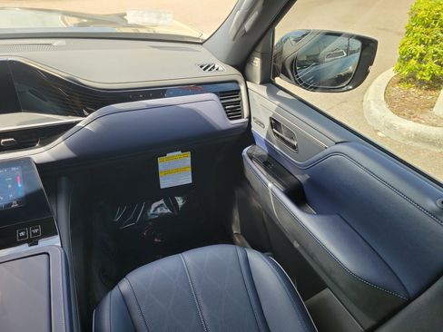 Certified 2026 INFINITI QX80 4WD w/ Sport Exterior Package image 11