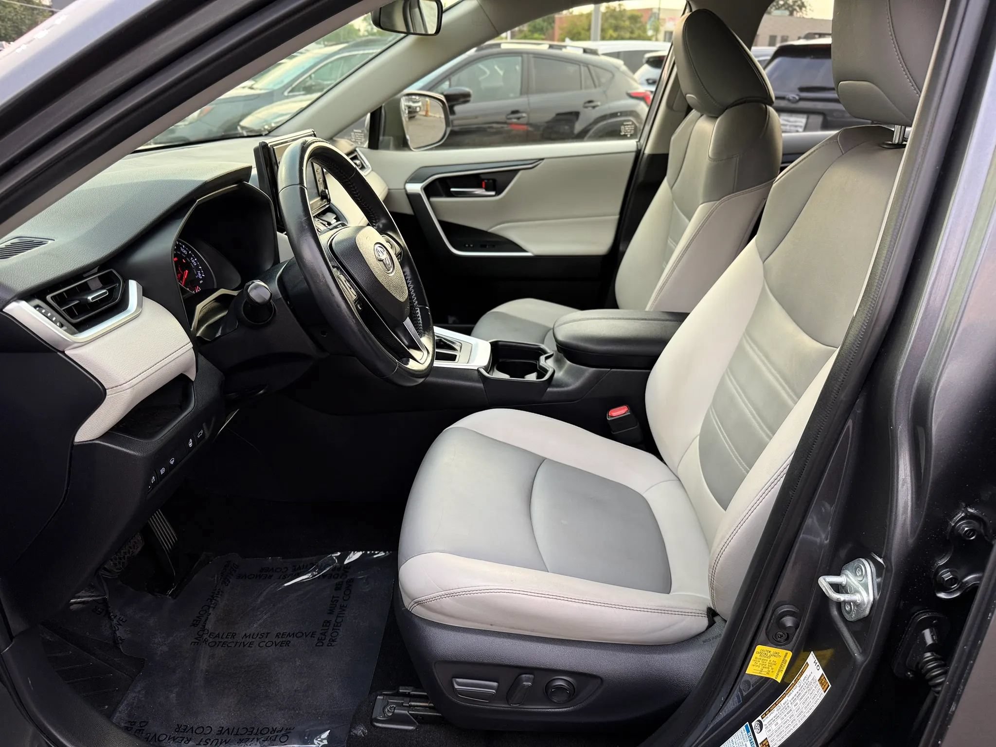 Used 2020 Toyota RAV4 XLE Premium AWD/4WD image 12