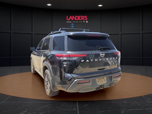 Used 2022 Nissan Pathfinder SV w/ SV Premium Package FWD image 2