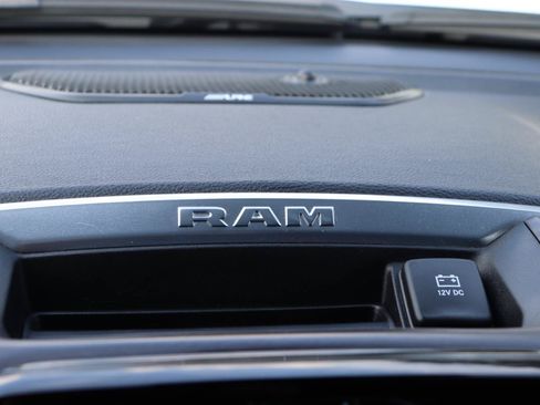Used 2025 RAM 1500 Laramie AWD/4WD image 32