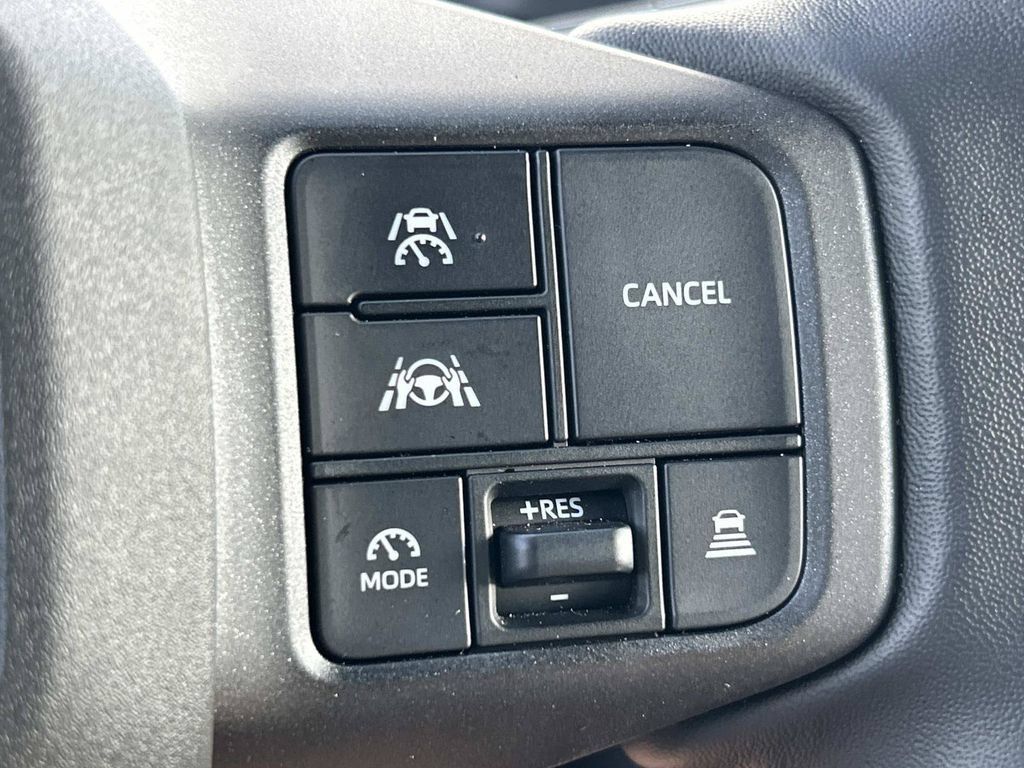 Used 2026 Toyota RAV4 SE w/ Convenience Package AWD/4WD image 31