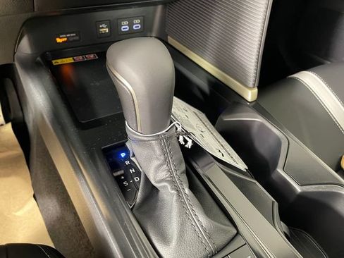New 2026 Toyota Camry Hybrid AWD/4WD image 4