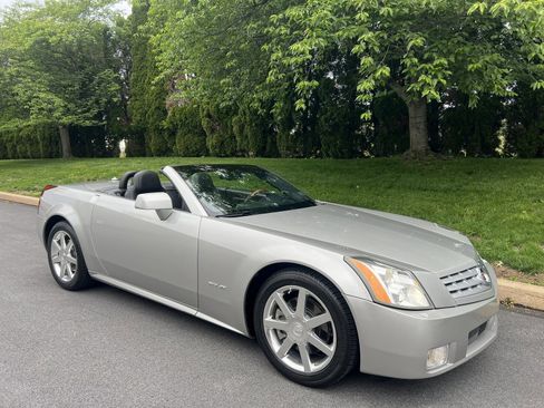 Used 2004 Cadillac XLR RWD image 60