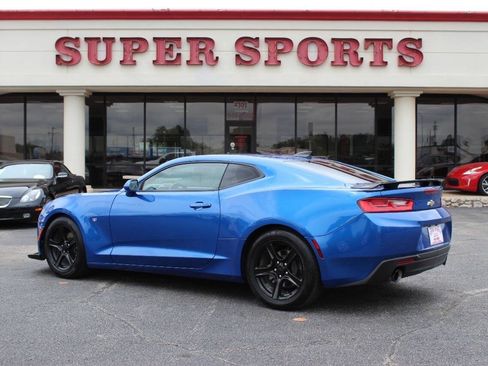Used 2018 Chevrolet Camaro LT RWD image 4
