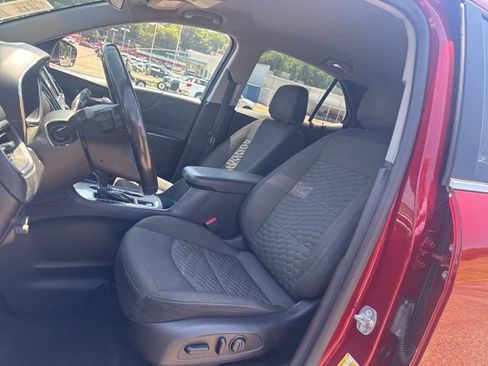 Used 2019 Chevrolet Equinox LT w/ Driver Convenience Package FWD image 19