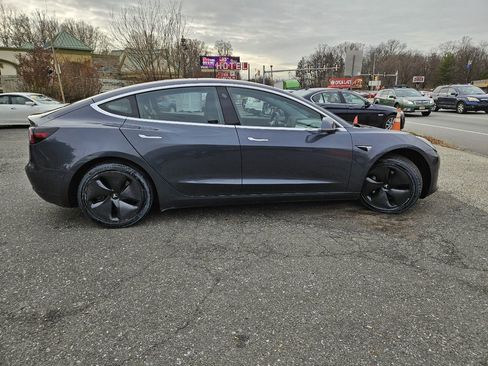 Used 2018 Tesla Model 3 Mid Range image 6