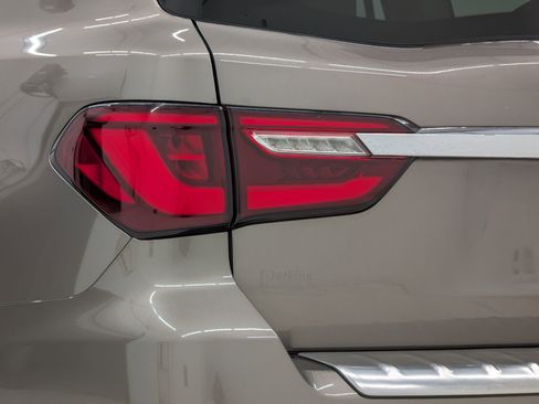 Used 2018 INFINITI QX80 2WD w/ Driver Assistance Package image 13