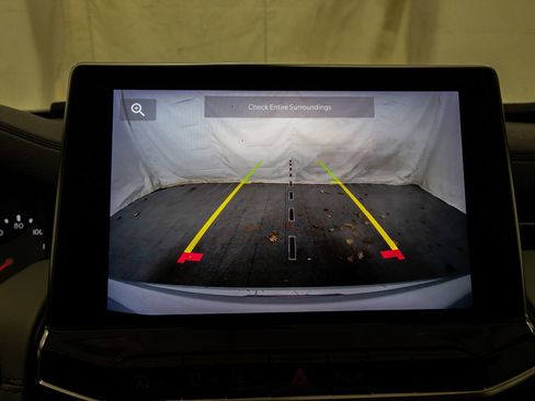 Used 2025 Jeep Compass Limited image 23