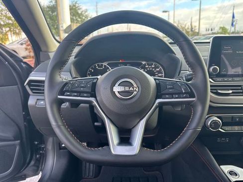 Certified 2025 Nissan Altima 2.5 SR image 13