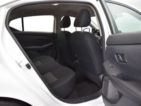 Used 2025 Nissan Sentra SV image 17