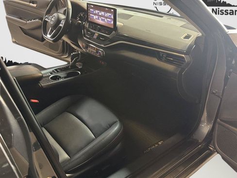 Used 2024 Nissan Altima 2.5 SR w/ SR Premium Package AWD/4WD image 31