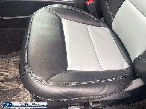 Used 2023 Ford Explorer XLT w/ Equipment Group 202A image 33