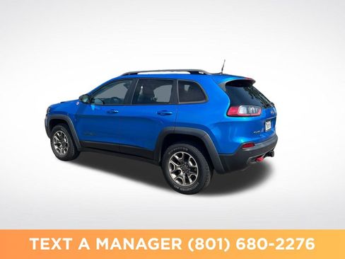 Used 2021 Jeep Cherokee Trailhawk w/ Comfort/Convenience Group AWD/4WD image 3