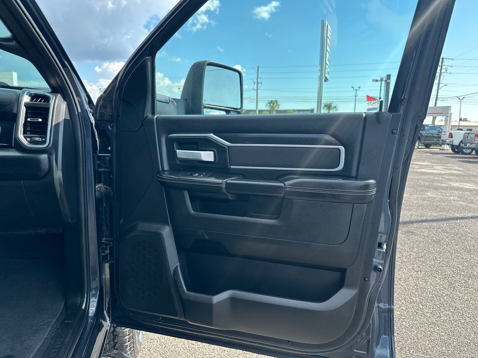 Used 2026 RAM 2500 Big Horn AWD/4WD image 18