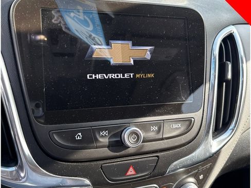 Used 2018 Chevrolet Equinox Premier FWD image 7