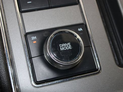 Used 2020 Ford Expedition XLT w/ Equipment Group 202A AWD/4WD image 46