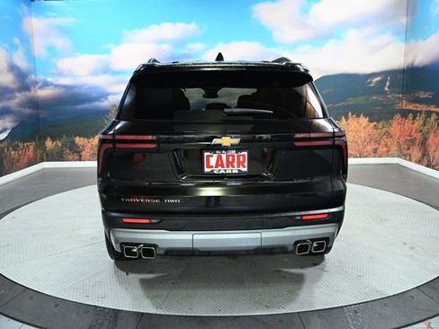 Used 2025 Chevrolet Traverse LT w/ Sun and Wheel Package image 7