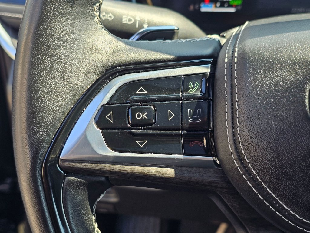 Used 2023 Jeep Grand Cherokee Overland w/ Advanced Protech Group III AWD/4WD image 31