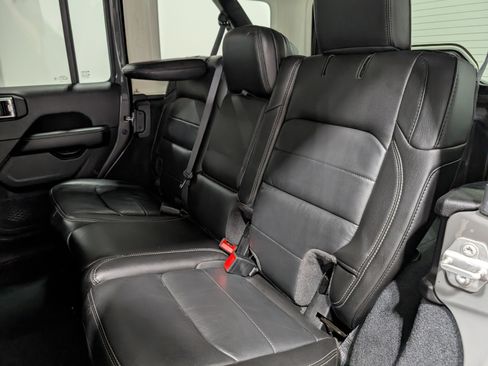 Used 2022 Jeep Wrangler Unlimited Sahara w/ LED Lighting Group image 18