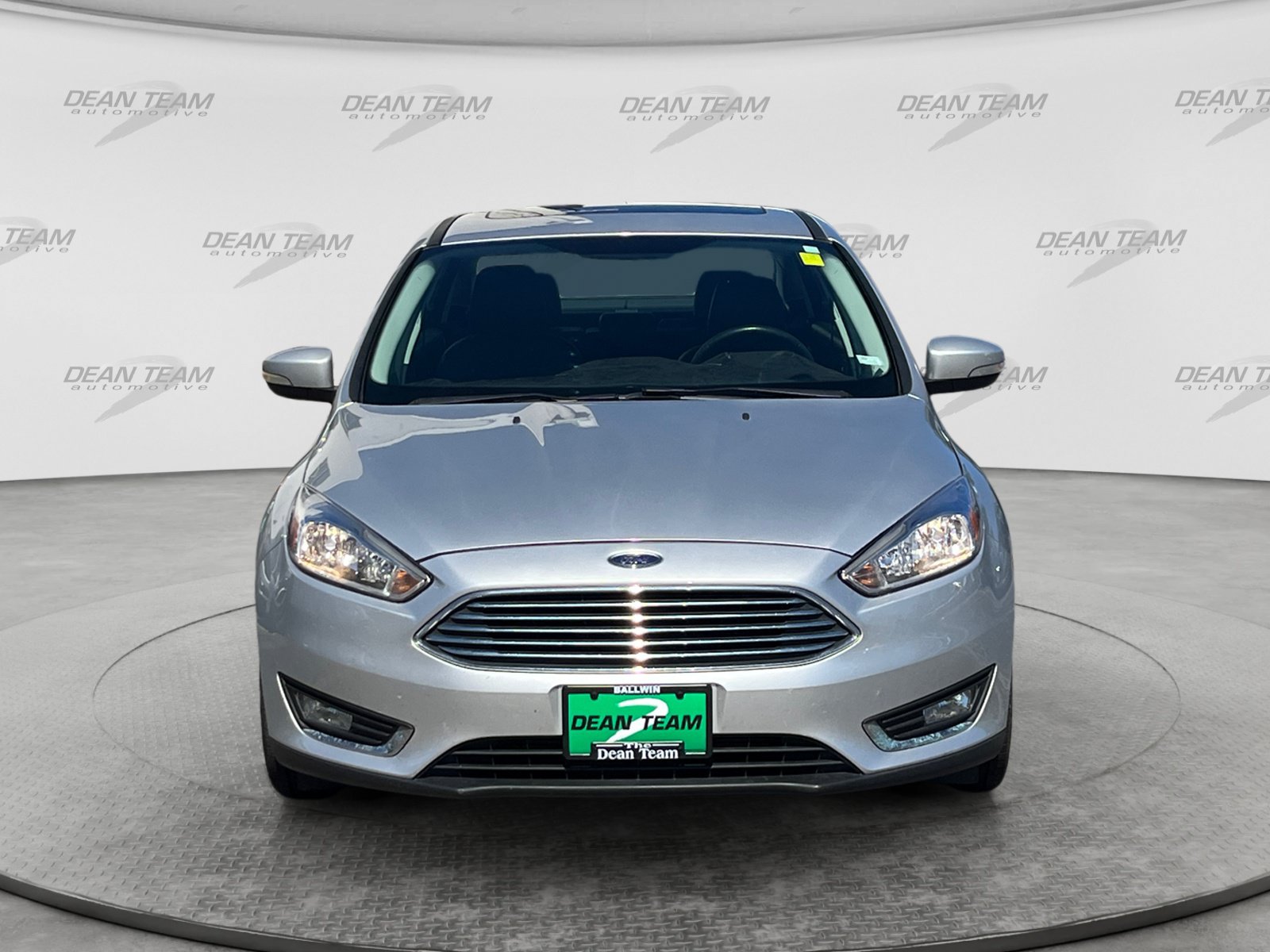 Used 2018 Ford Focus Titanium FWD image 2