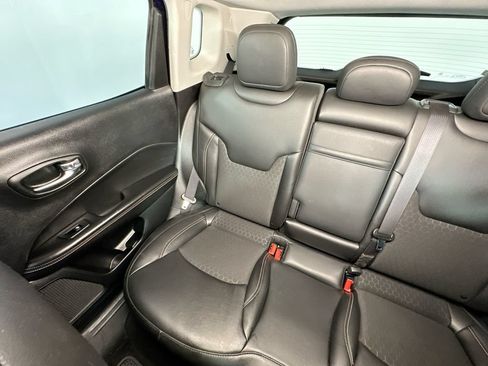 Used 2019 Jeep Compass Latitude w/ Cold Weather Group AWD/4WD image 12