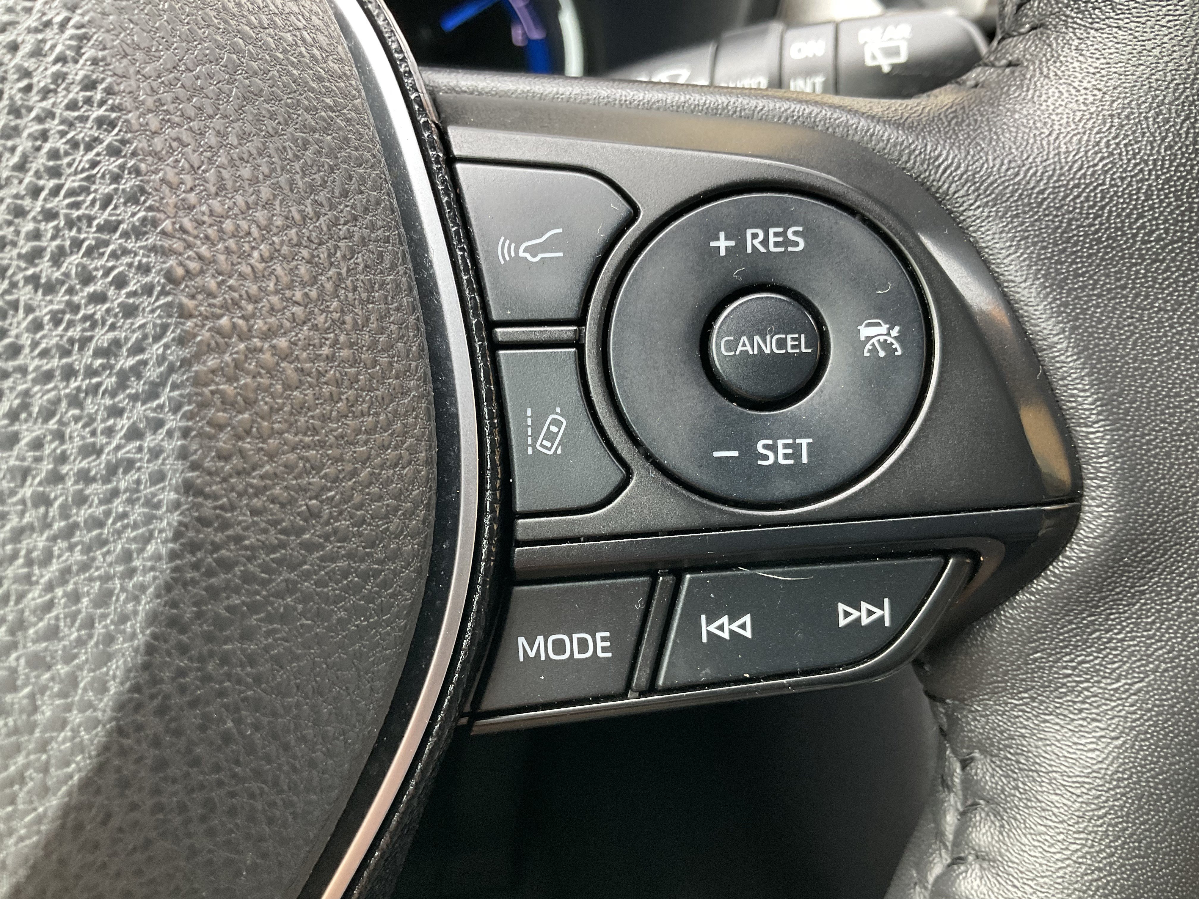 Used 2021 Toyota RAV4 Limited AWD/4WD image 30